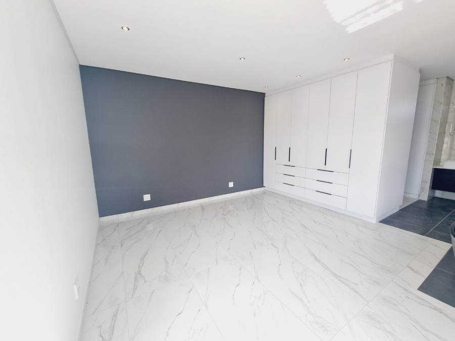 4 Bedroom Property for Sale in Sandown Western Cape